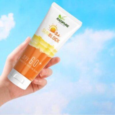 Protects From Sunburn: Cream Sunblock